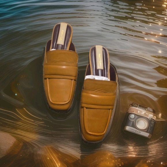 SOLD - Picture 1 of 8